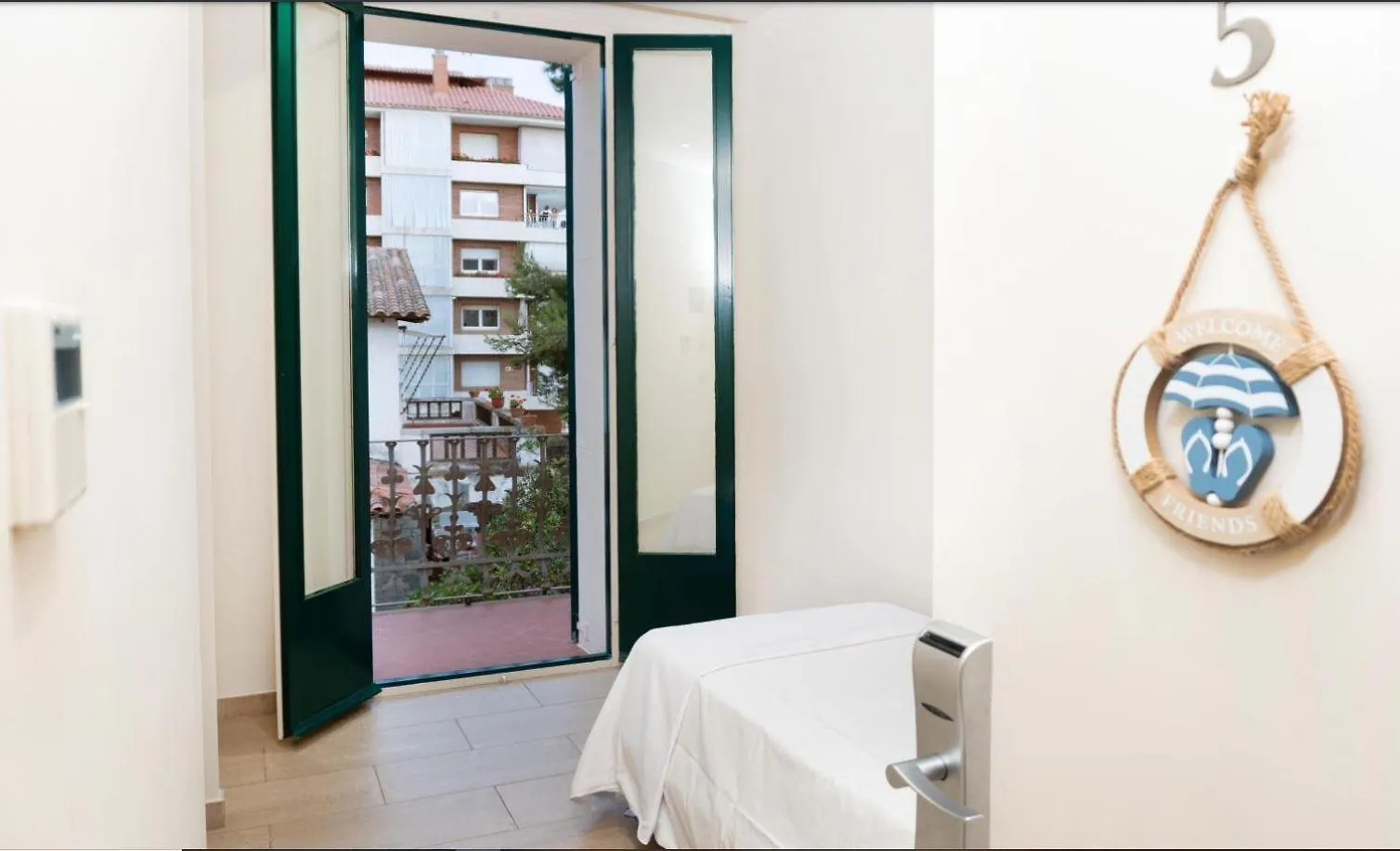 Guest house Kalima Beach Hotel Caldes D'Estrach Spain